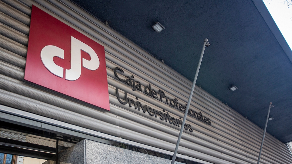 Caja de Profesionales Universitarios en el barrio Centro en Montevideo. Foto: Mauricio Zina/ adhocFOTOS